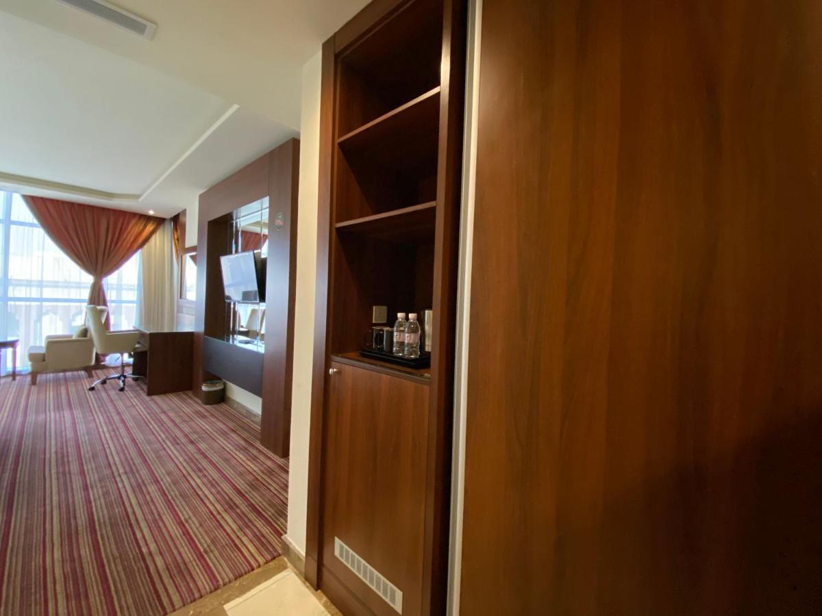 La Defence Blue Hotel Jeddah Bagian luar foto