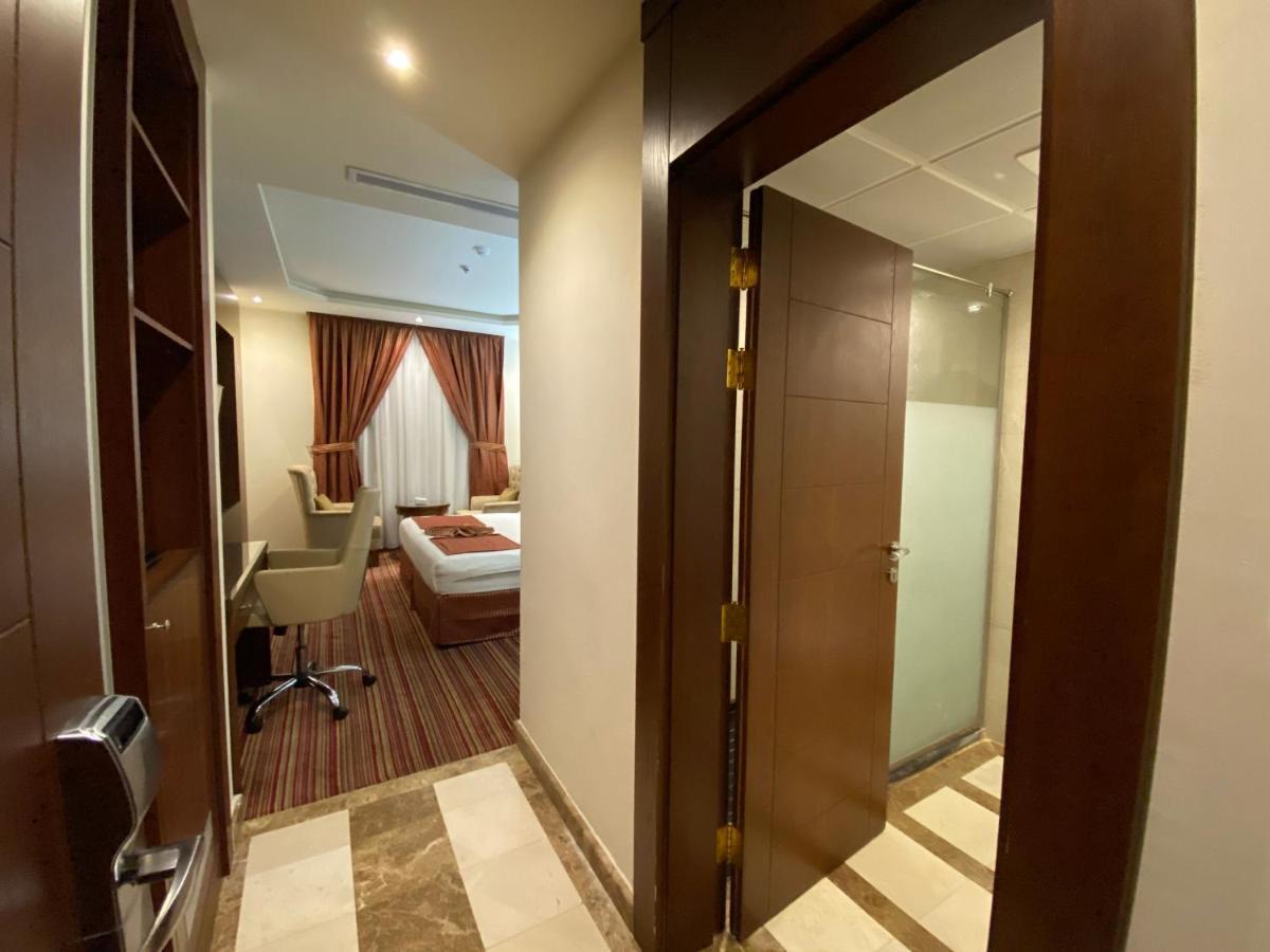 La Defence Blue Hotel Jeddah Bagian luar foto